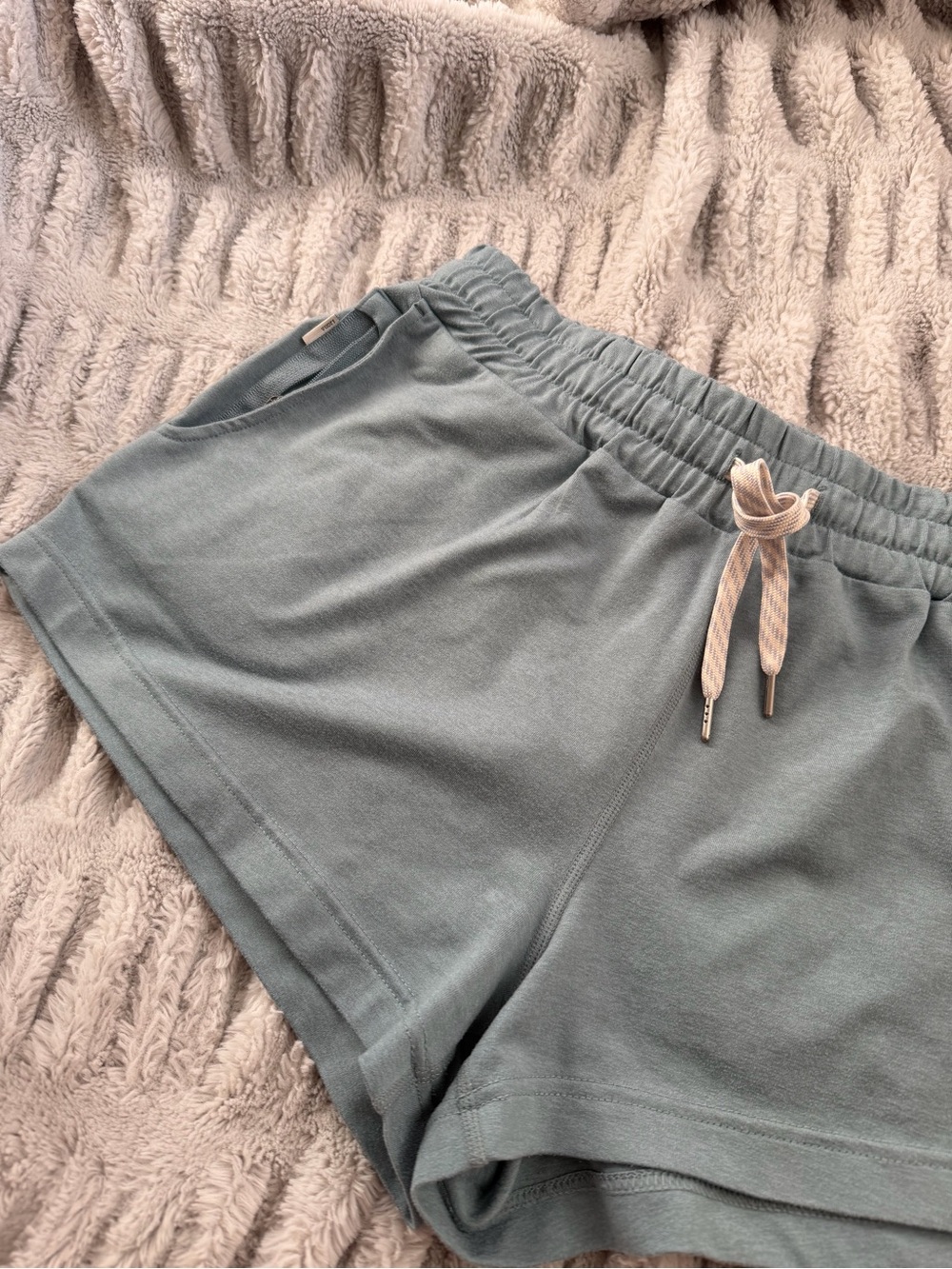Vuori Teal Green Elastic-Waist Shorts - Picture 4 of 9